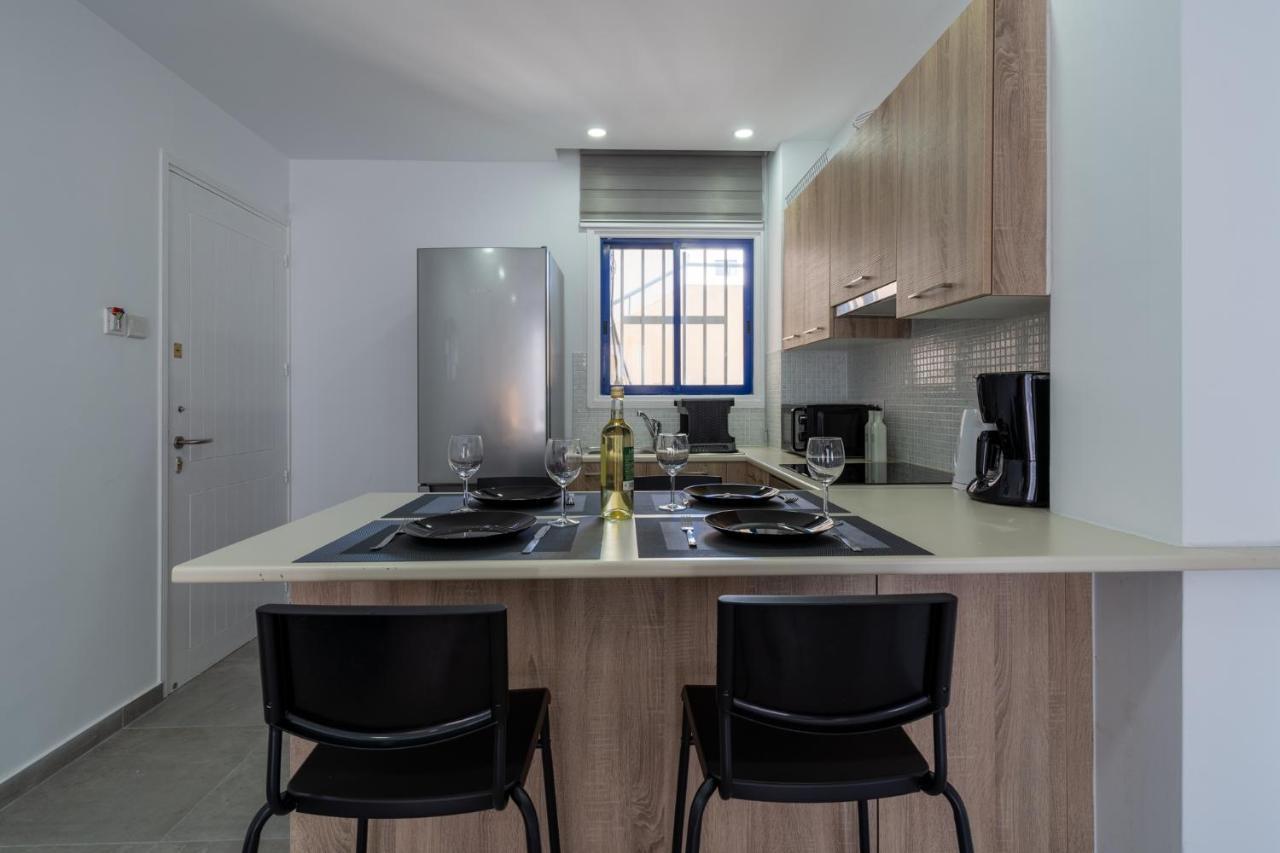 Odyssey - Captivating 2-Bedroom Retreat In ลาร์นาคา ภายนอก รูปภาพ