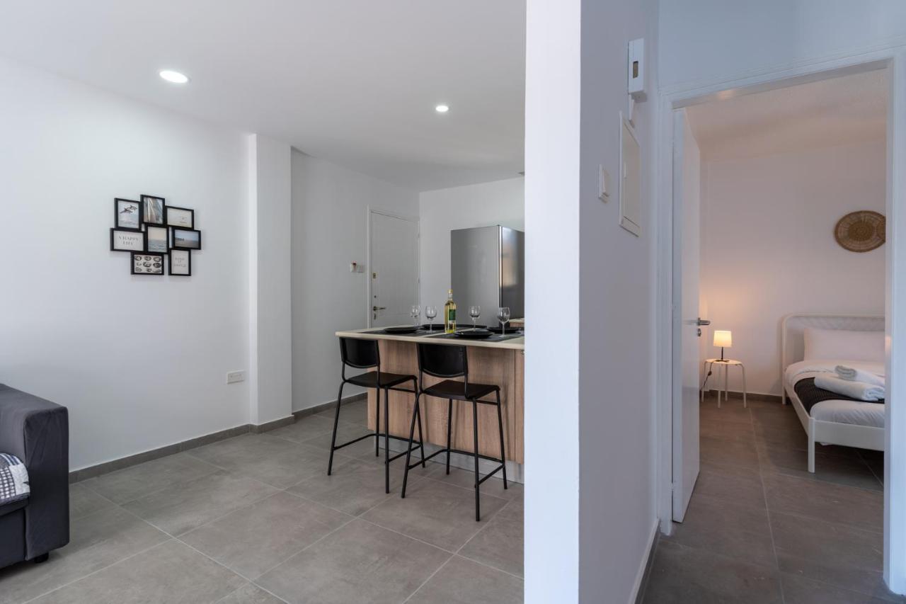 Odyssey - Captivating 2-Bedroom Retreat In ลาร์นาคา ภายนอก รูปภาพ