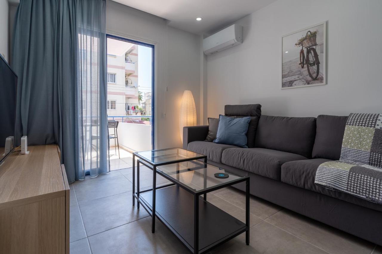 Odyssey - Captivating 2-Bedroom Retreat In ลาร์นาคา ภายนอก รูปภาพ